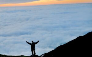 TREKKING POR LAS NUBES